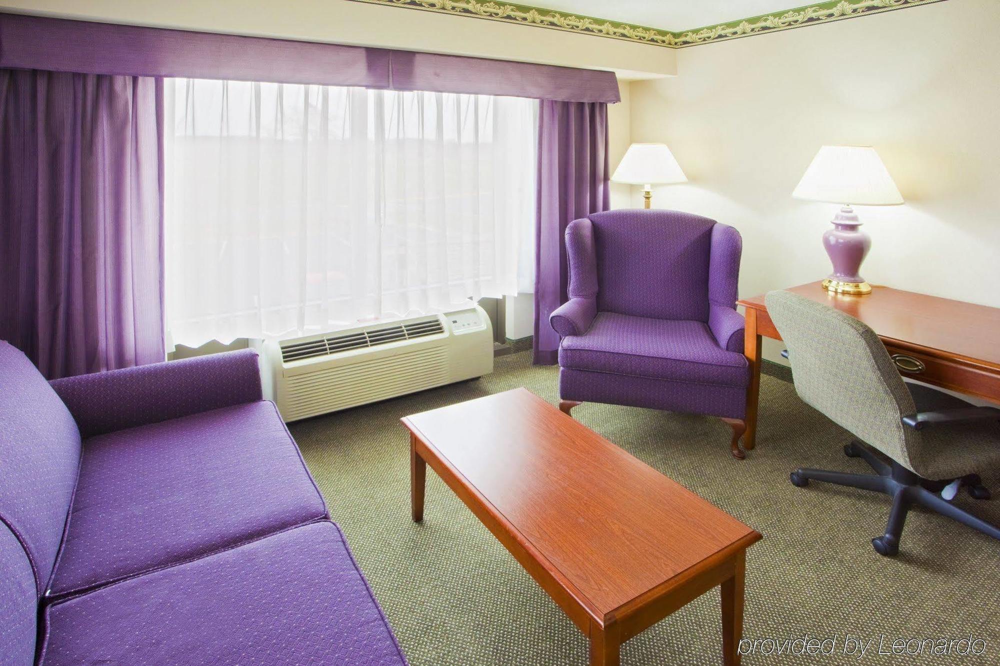 Hotel Round Hill Orange