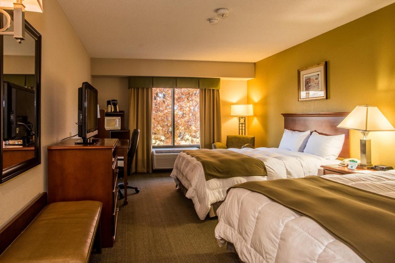 Round Hill Hotel 3*